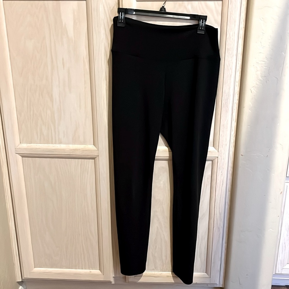 3/$30| 🌸 WHBM Runway High Rise Black Leggings